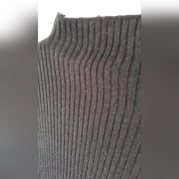 Reversible crop sweater - Picture 3 of 6